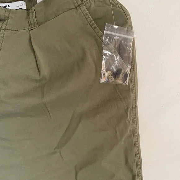 🌸 5 for $25 // Sonoma Olive Green Capri Pants Size 4 - Picture 6 of 6